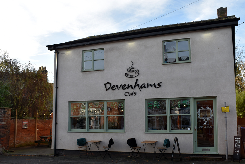 Devenhams Cw9 in London Road